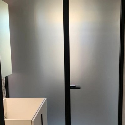 真興鋁框玻璃安裝團隊 - 台南室內拉門施工